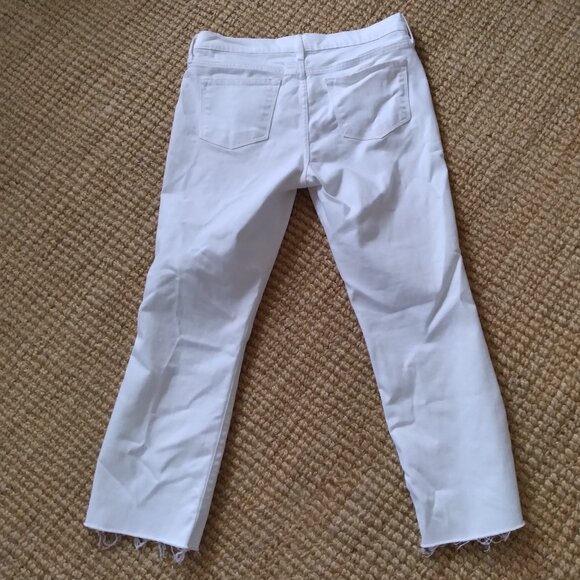 White Old Navy Cropped Ankle Flare Jeans -Very Hard To Find Size 10 - Picture 2 of 3